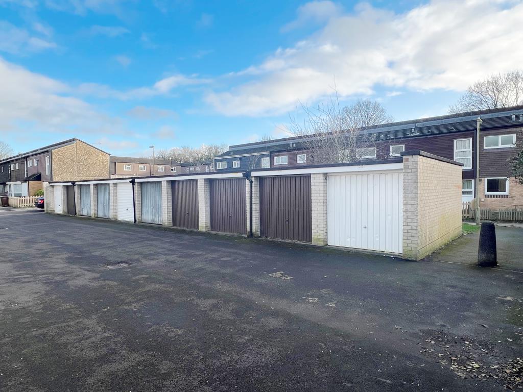 Lot: 90 - NINE VACANT FREEHOLD GARAGES WITH LAND WITH DEVELOPMENT OPPORTUNITY - General view of Block C Garages